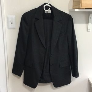 Ann Klein Petites houndstooth plaid wool suit 0/2